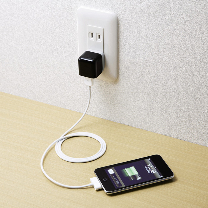 �ƒ�p�R���Z���g��iPod/iPhone��USB�Ōq���ŏ[�d����