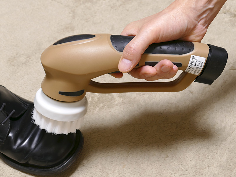 家電製品ミニレビュー】靴磨きをよりラクに、楽しくしてくれる充電式