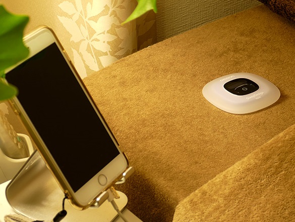 家電製品ミニレビュー】スムーズな眠りと自然な目覚めを実感! オムロン