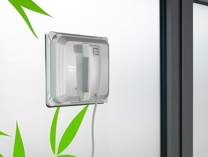 曇りガラスや壁にも使える自動窓拭きロボット「WINBOT W830」 - 家電 Watch