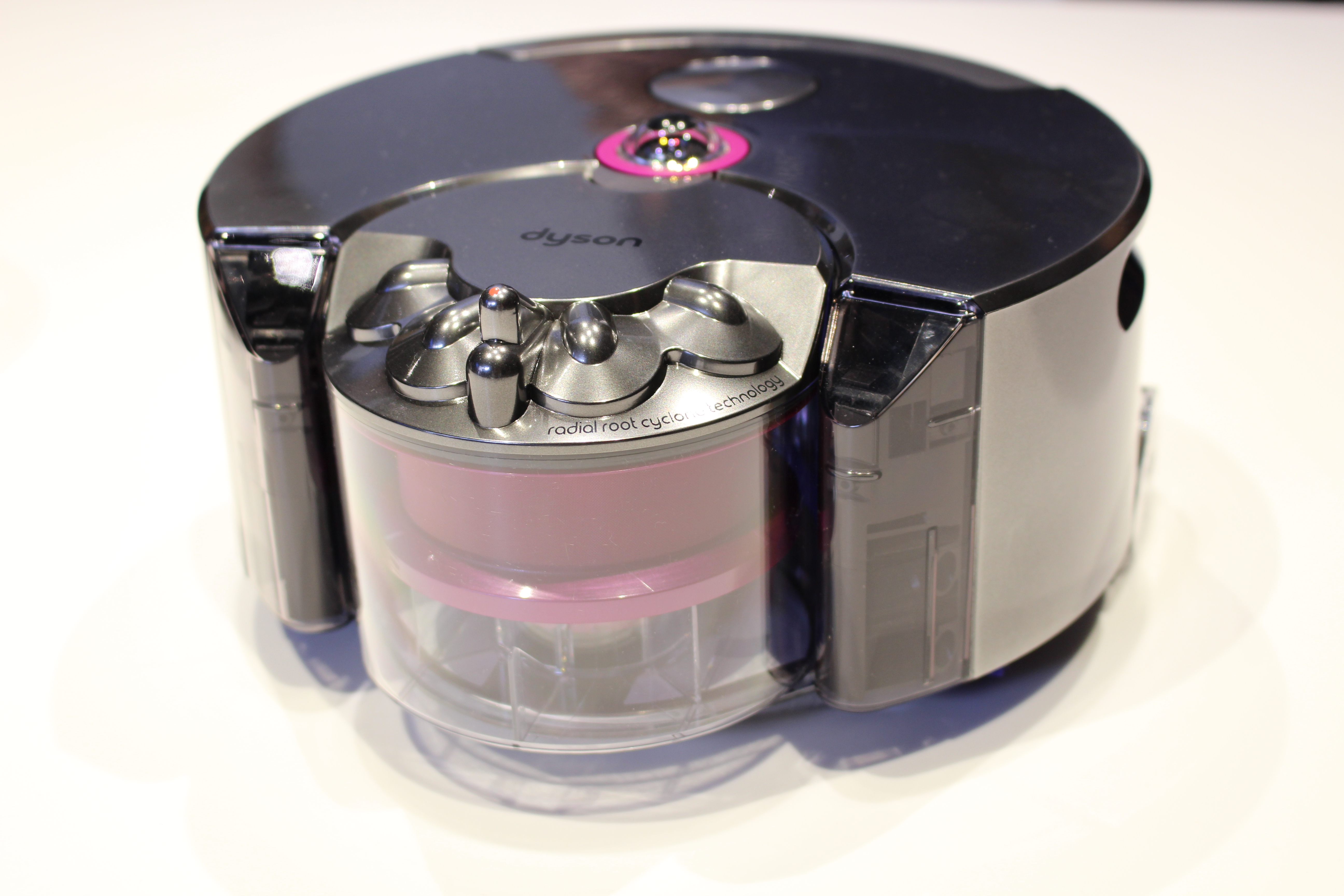 そこが知りたい家電の新技術】20年後のロボット掃除機はどう進化して