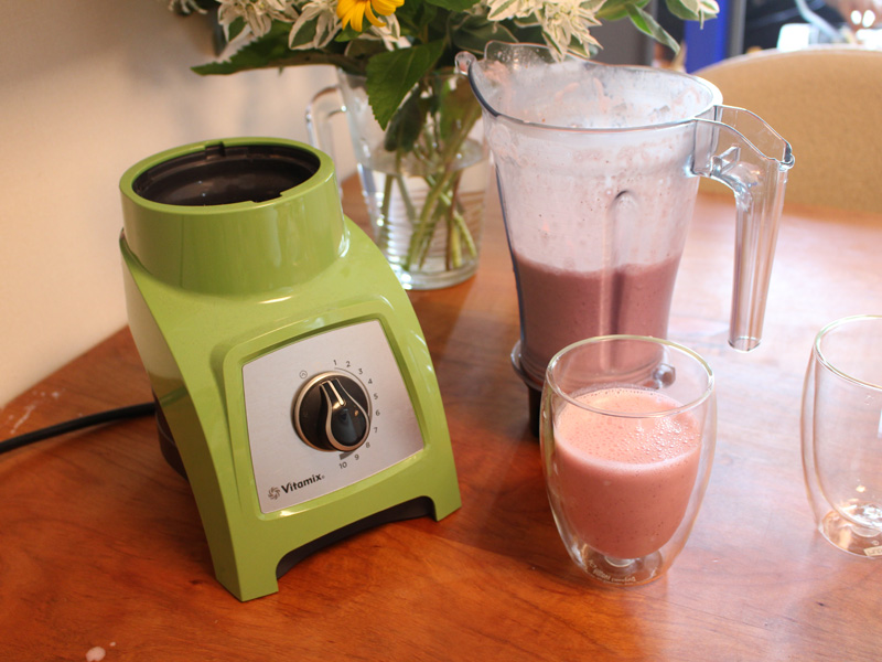 家電製品ミニレビュー】高いけどやっぱりイイ! Vitamixで作るジュース