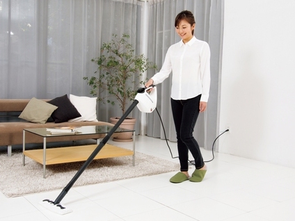 ツカモトエイム、100℃超のスチームでフローリングを磨くスチーム