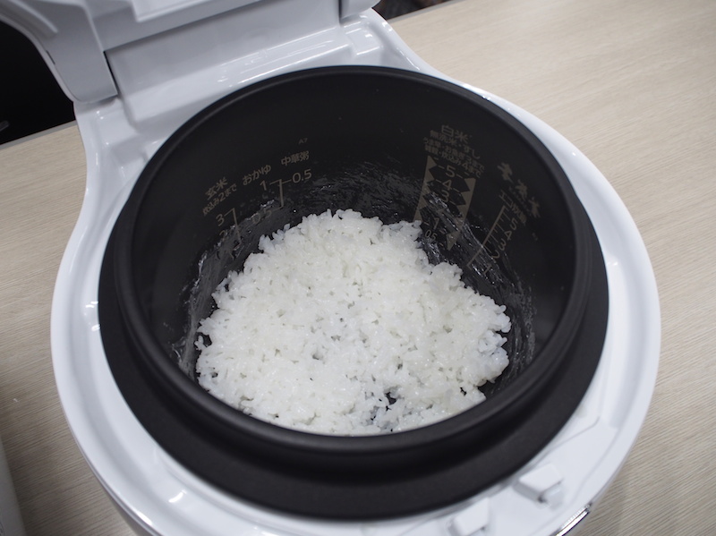 冷めても美味しい! “かまど炊きの味”に近づけた三菱の高級炊飯器KAMADO