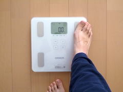 家電製品ミニレビュー 測定データをスマホに自動転送 オムロンの体組成計なら毎日の健康管理がラクになる 家電 Watch