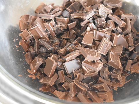 調理の下処理バレンタインに欠かせない チョコレートの湯せん 溶かし方のコツ 家電 Watch