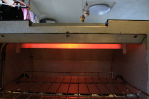 アラジン トースターの心臓部 遠赤グラファイトヒーター 製造現場に潜入 藤山哲人の実践 家電ラボ 家電 Watch