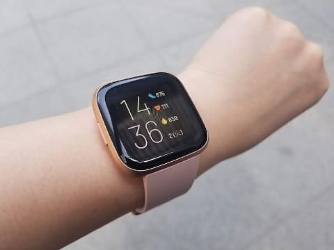 外出自粛を機に Fitbit Versa 2 で健康管理 Alexaやspotifyは便利に使えるか 家電製品レビュー 家電 Watch