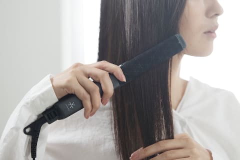 独自コーティングで摩擦ダメージを軽減 ヴィナシスのヘアアイロン 家電 Watch