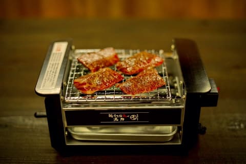 おひとり様で黒毛和牛ステーキ ミニロースターと肉のセット 家電 Watch