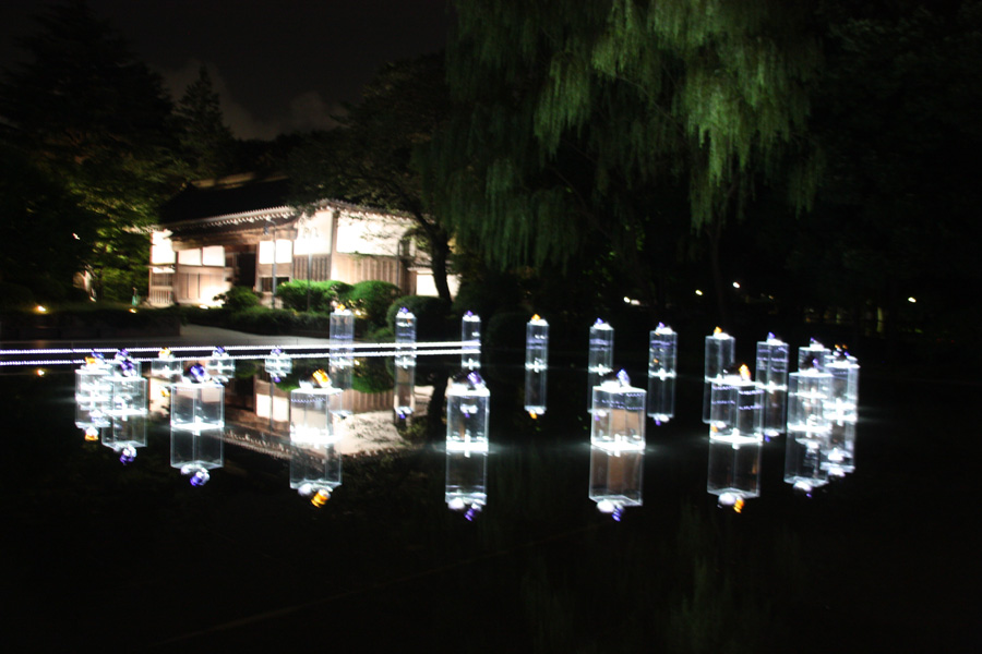 夜になると、全く違う雰囲気を醸し出す