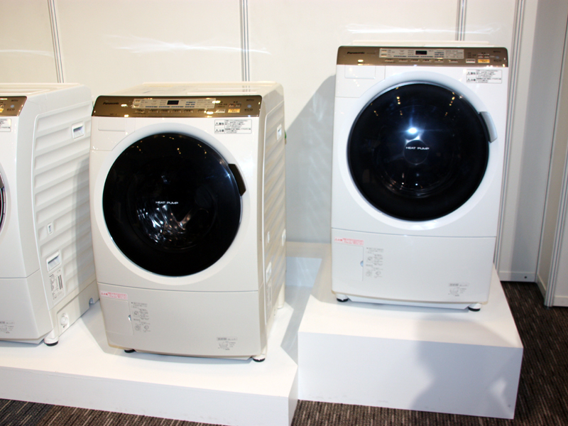 ナノイー機能などを省略した「NA-VX5100」。右開きと左開きの2モデルを用意する