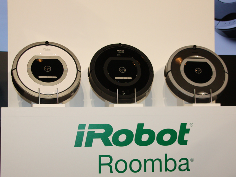 「ロボット掃除機アイロボット ルンバ700シリーズ」、左からエントリーモデル760、スタンダードモデル770、ハイエンドモデル780