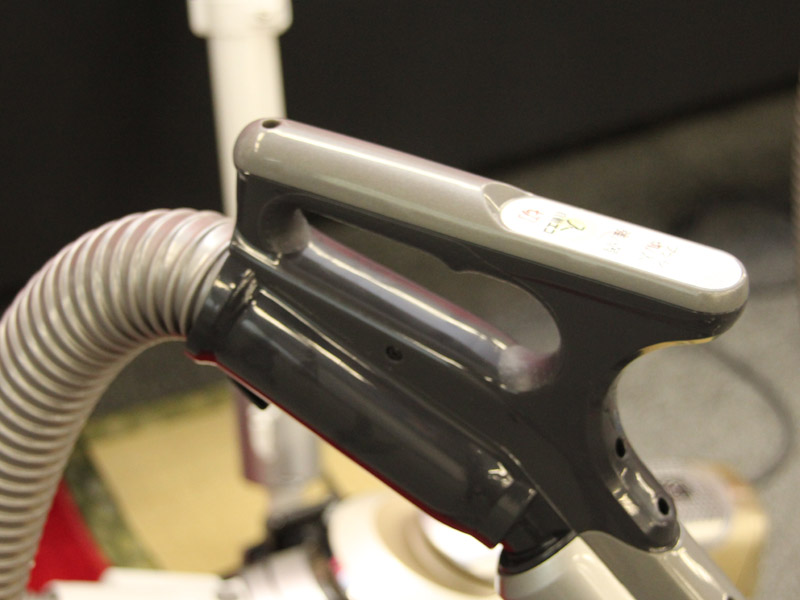 手首への負担が少ない「軽・らくフィットハンドル」