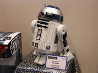 セガトイズ、映画スター・ウォーズの人気ロボット「R2-D2」仕様の家庭