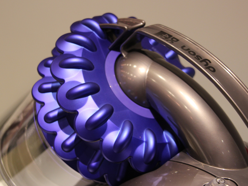 ヘッド以外の使用は同等で、サイクロンの数も従来の2倍になっている