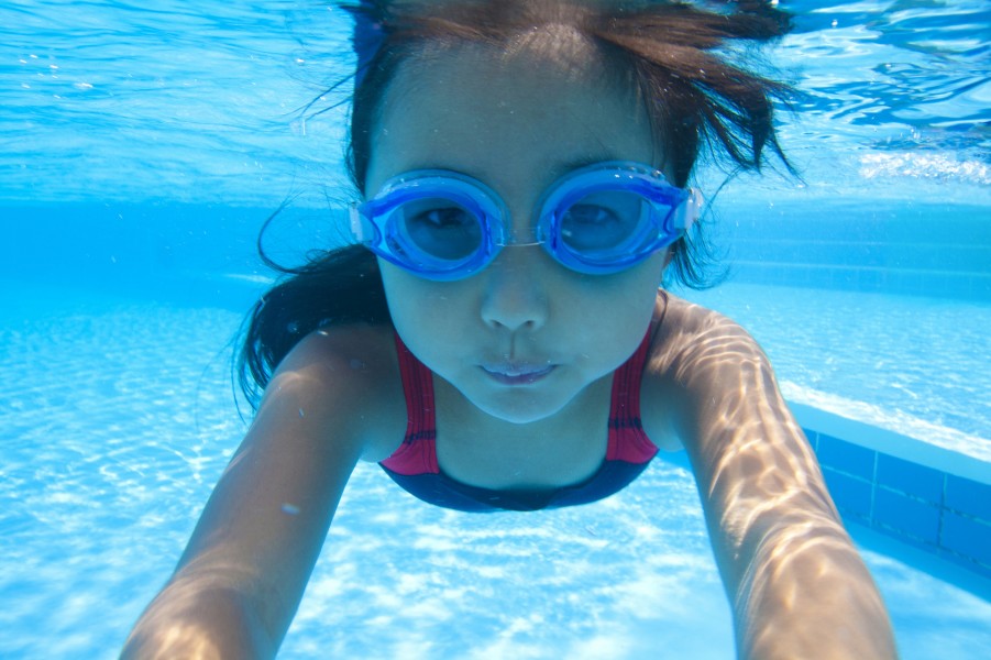 暮らし】泳げない子が増えている!?子どもに「クロール」の泳ぎ方を教えるポイント - 家電 Watch