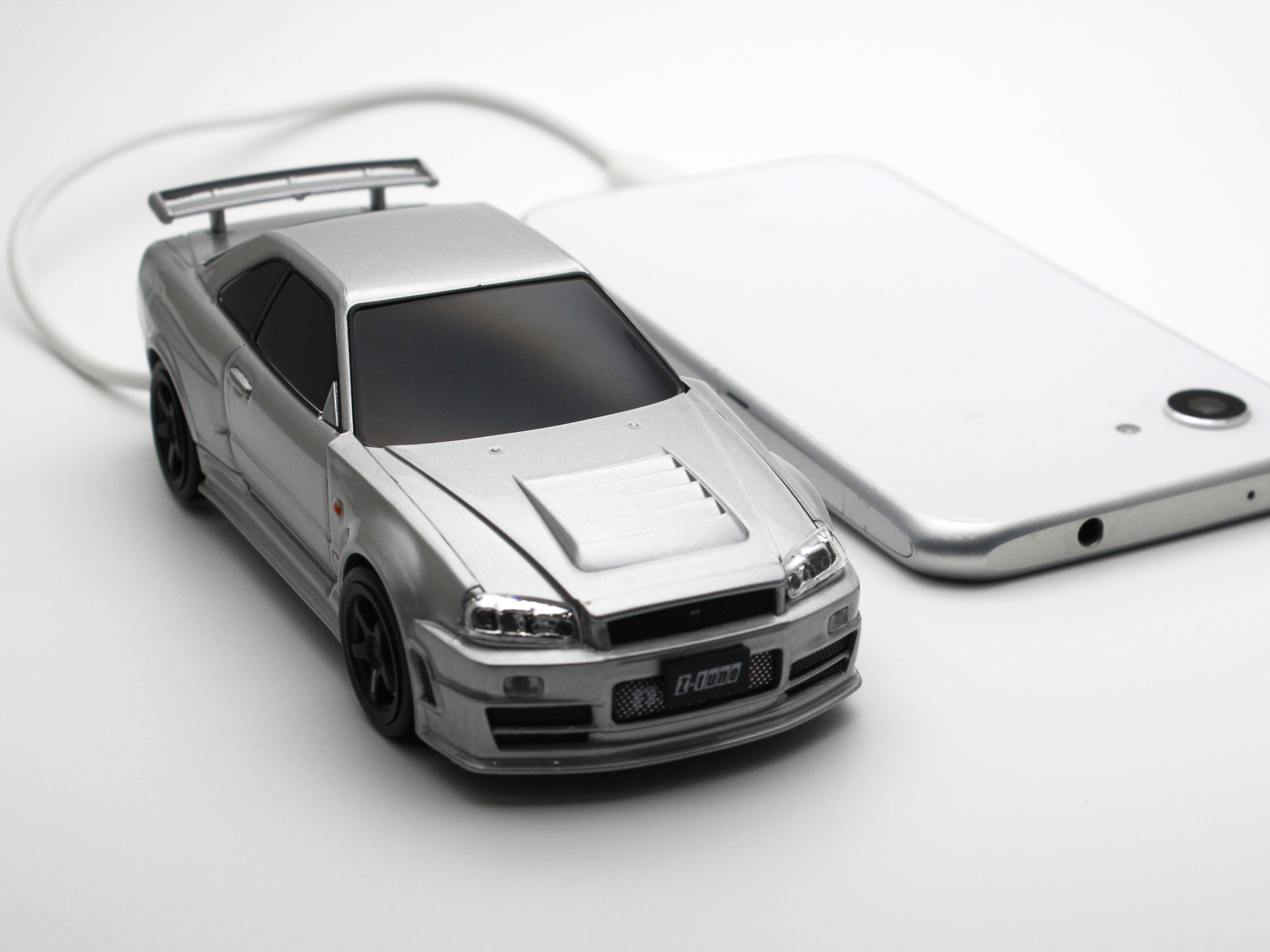 クルマ好き必携! 日産GT-R型の大容量モバイルバッテリー - 家電 Watch