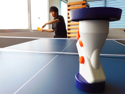 キャプテンスタッグ卓球台、トスマシン(爆裂スマッシュ) タカラトミー、4つの変化球が飛び出すTリーグ公認卓球マシン「爆裂