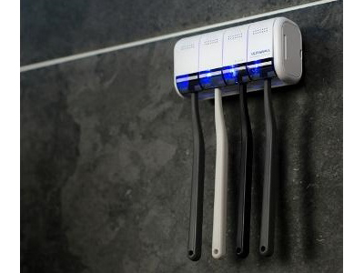 歯ブラシを3分で99.9％除菌できる、4本収納の充電式歯ブラシホルダー