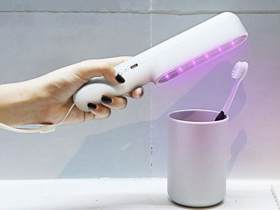 アイキューラボ、外出先で使える充電式の「UV殺菌ハンドライト 
