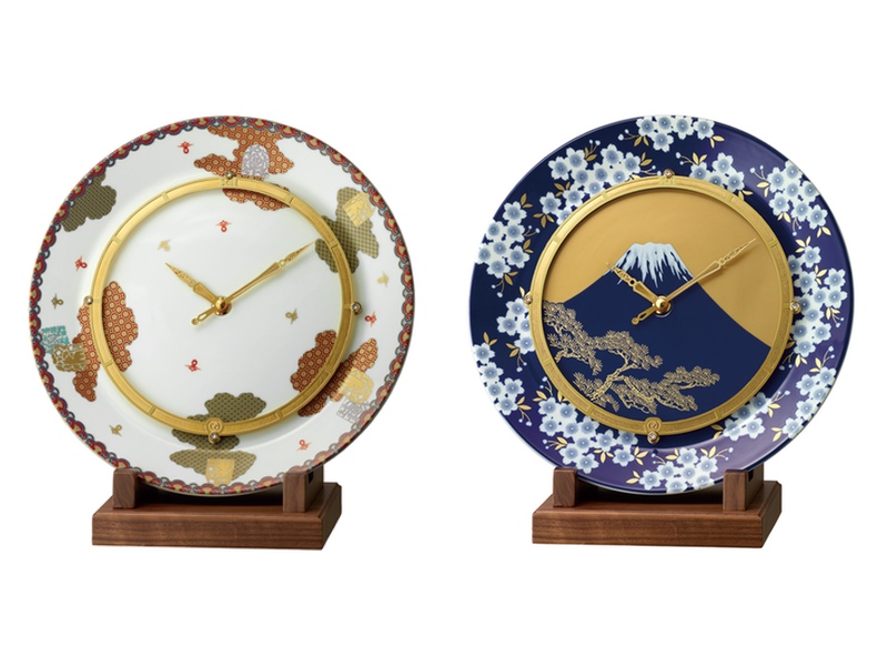 香蘭社の絵柄が美しい「有田焼の時計」。リズム時計70周年モデル 