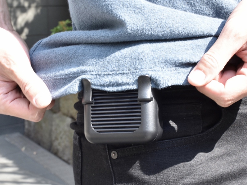 ベルトに着けて服の中へ風を通せるミニ扇風機「腰ベルトファン2