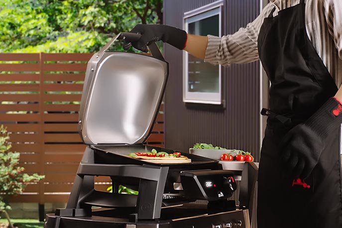 塊肉も簡単調理、米Weberのスマート電気BBQグリル上陸。スマホに焼き