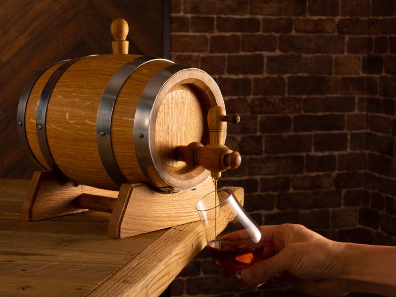 ウイスキーや焼酎の味わいを深めるミニ熟成樽。スパニッシュオーク製