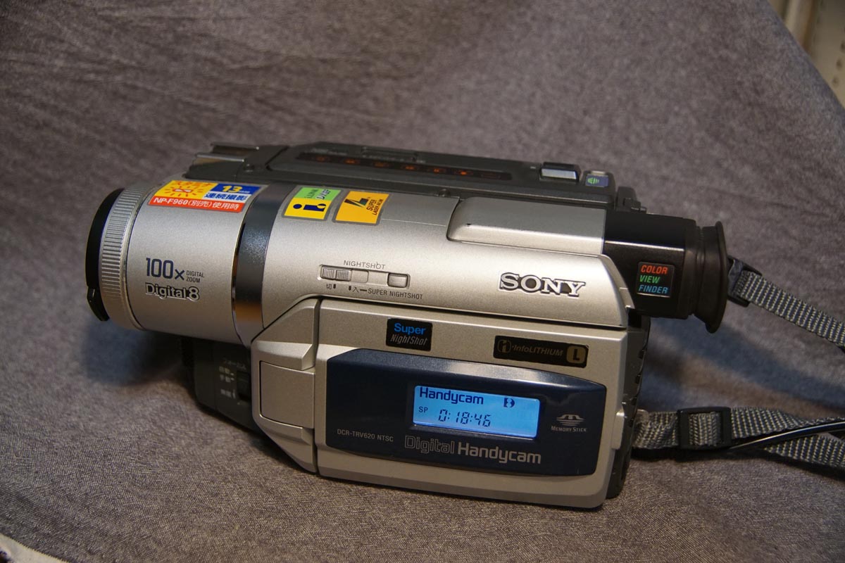 好評最新品 SONY - SONY Digital8/Hi8/8mmビデオカメラ DCR-TRV310の