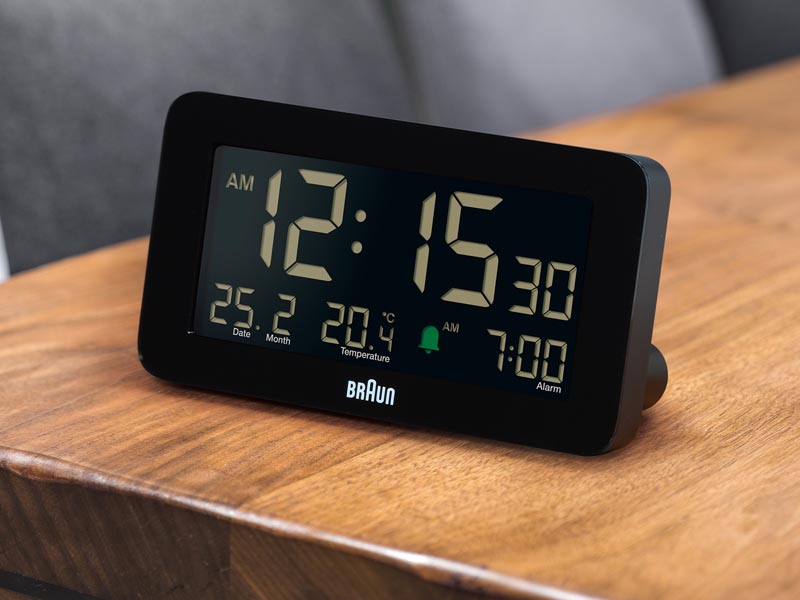 BRAUN、モノトーンの卓上デジタル時計 - 家電 Watch