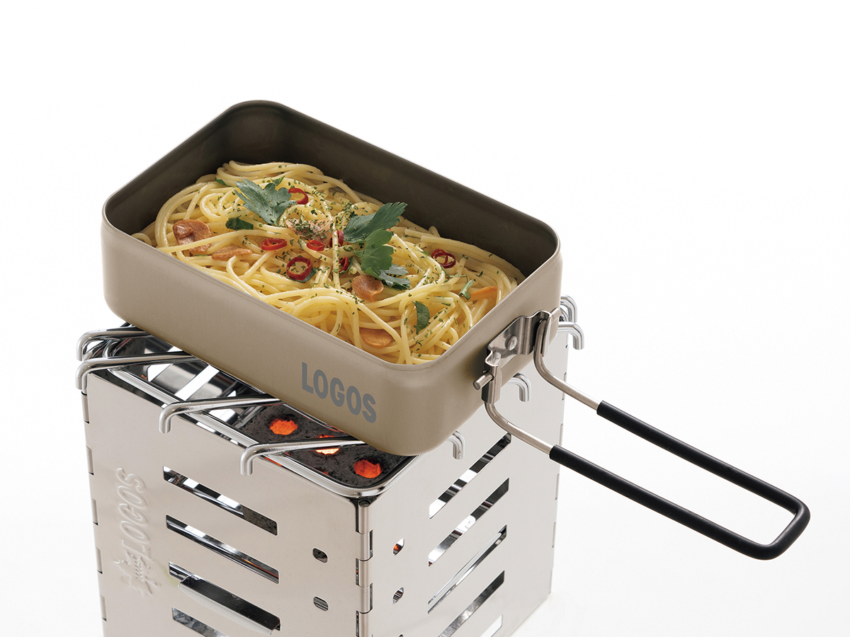 ロゴス、直火調理できて皿にもなる「メスキット」カラフル4色展開