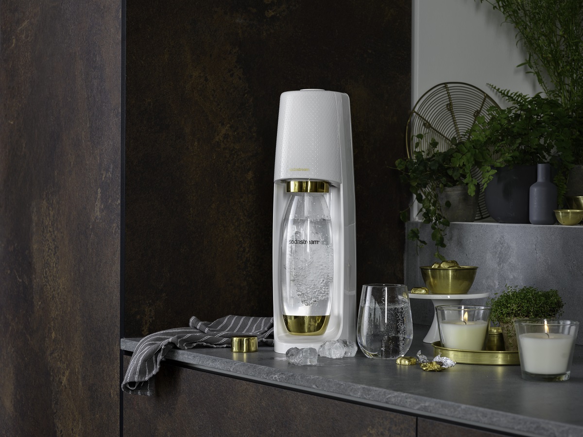 sodastream Spirit Gold 炭酸水メーカー ソーダストリーム、クリスマス限定のゴールド仕様 - 家電 Watch