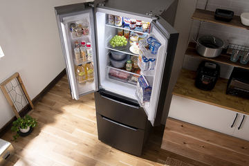 アクア、クラス最薄の420L冷蔵庫。冷凍室は6つに分かれた大容量146L 