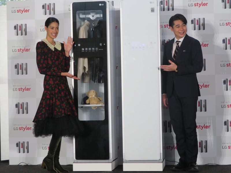 LGスタイラーを無料で試せる! コートやマフラーをフワフワに - 家電 Watch