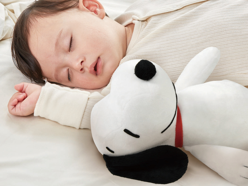 振動して寝かしつけするスヌーピーとプーさん 心拍リズムに連動 家電 Watch