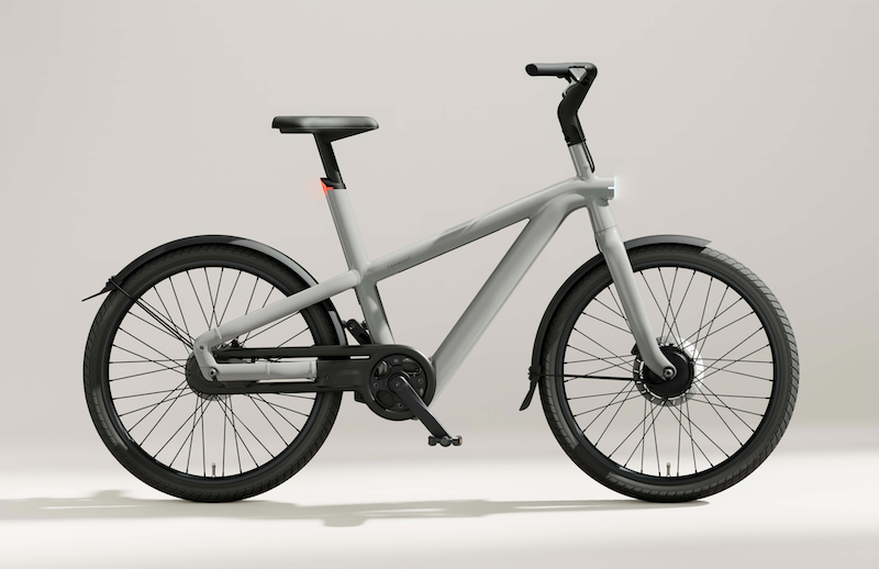 VanMoofから新設計のe-bike。乗りやすいステップインモデルも