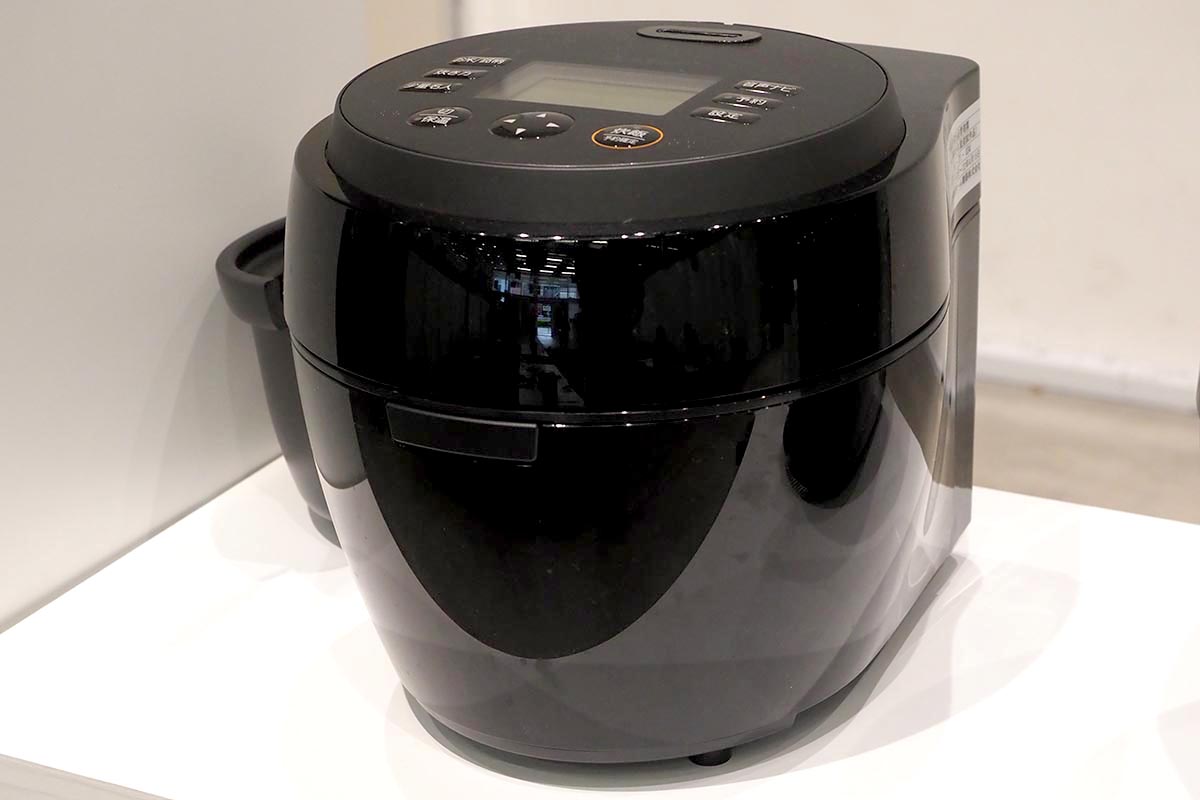 三菱、ジャー炊飯器50周年の最上位機「本炭釜 紬」圧力使わずもちっと
