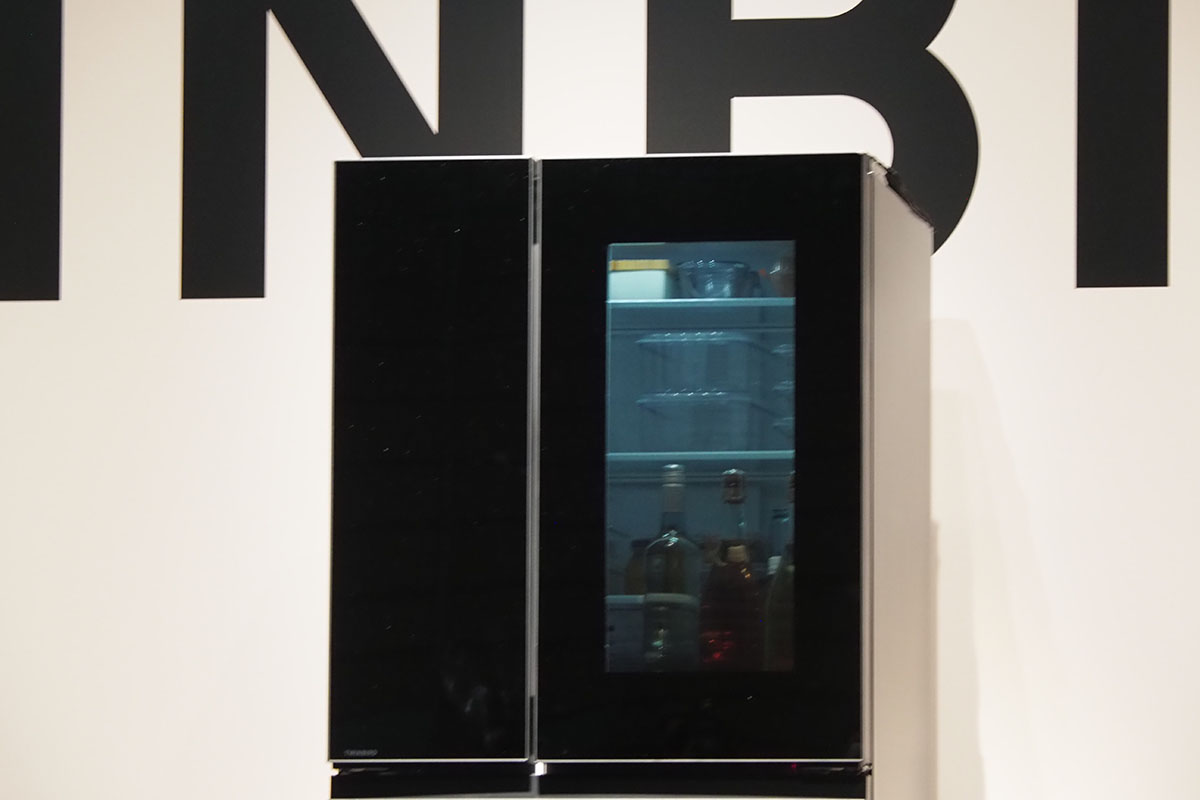 ツインバードが社名変更。「中が見える」冷蔵庫を発売 - 家電 Watch
