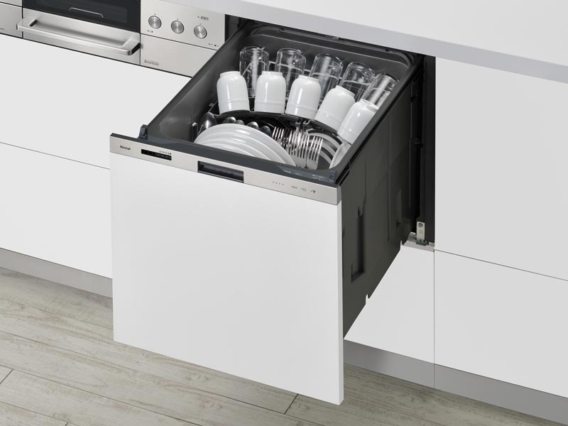 リンナイ食器洗い乾燥機、新品未使用品 リンナイ、食器を入れやすくした食洗機。家族構成に合わせてカゴを