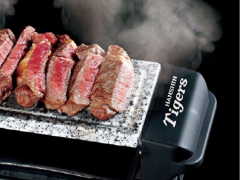 ライソン、阪神タイガースとコラボした卓上グリルと電気ケトル - 家電