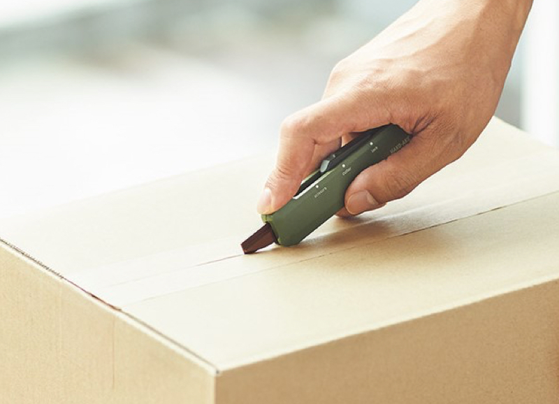 コクヨ、段ボールが開けやすいカッター兼ハサミ「ハコアケ」 - 家電 Watch