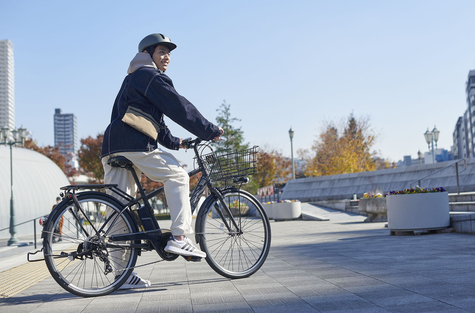 あさひ、新生活の通勤・通学向けのスポーティな電動アシスト自転車