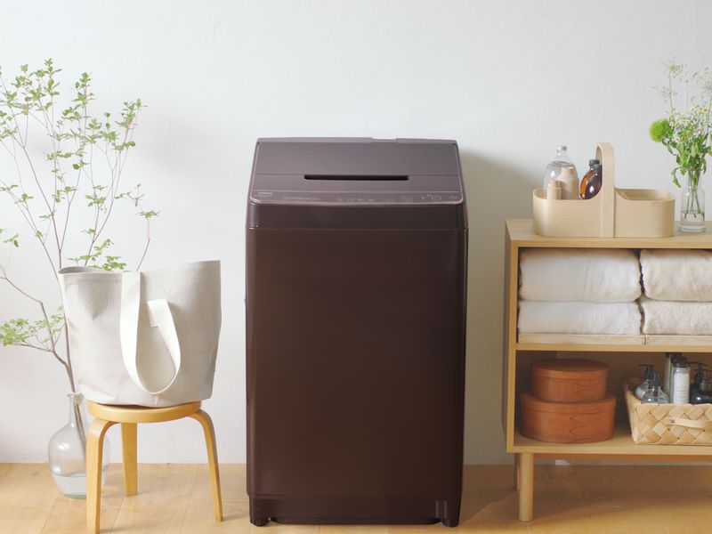 東芝、運動着のニオイ抑えるタテ型洗濯機。抗菌ウルトラファインバブル