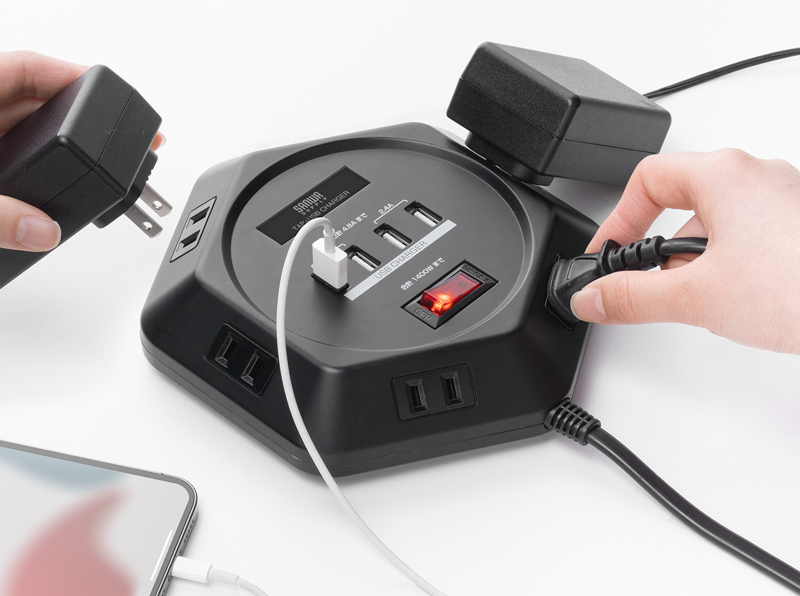 サンワ、USB付き六角形タップの新色ブラック。ACアダプター挿しやすい