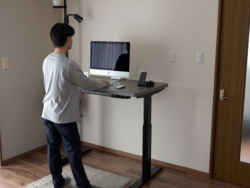 山善、ハイグレードな電動昇降デスク 立って仕事できる - 家電 Watch
