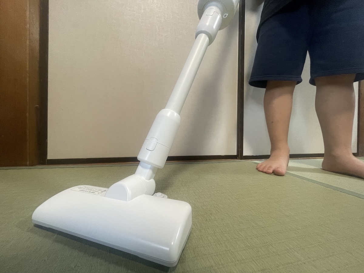 紙パックでゴミ捨てがラク! シロカ「らくらクリーナー」【家電レビュー