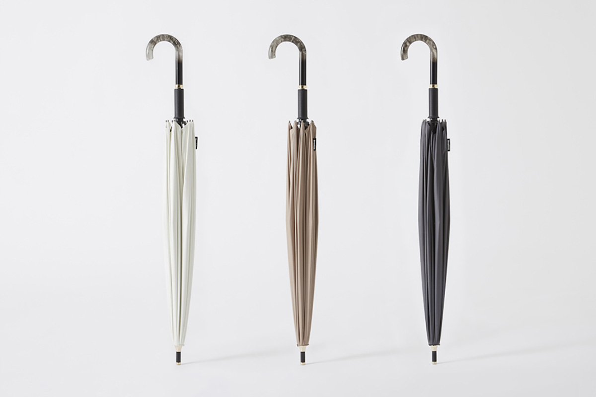 マーナ、閉じるだけでたためる傘 ベルトや留め具なし - 家電 Watch