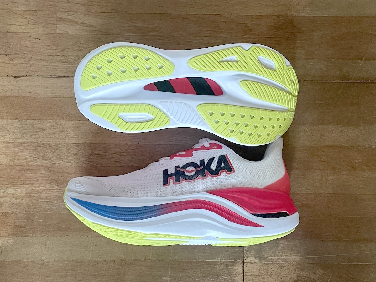 グイグイとスピード増していく HOKA「スカイワード X」【走るライター