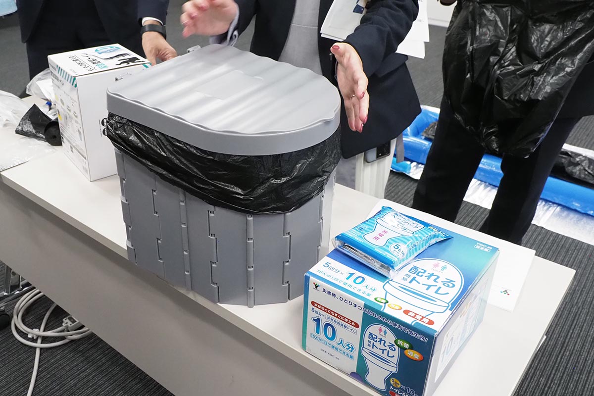 だいくん@  様  発送前 確認用 出品 Amazon.co.jp: EVERSAFE 充実A4防災セット プラス 1人用 非常用